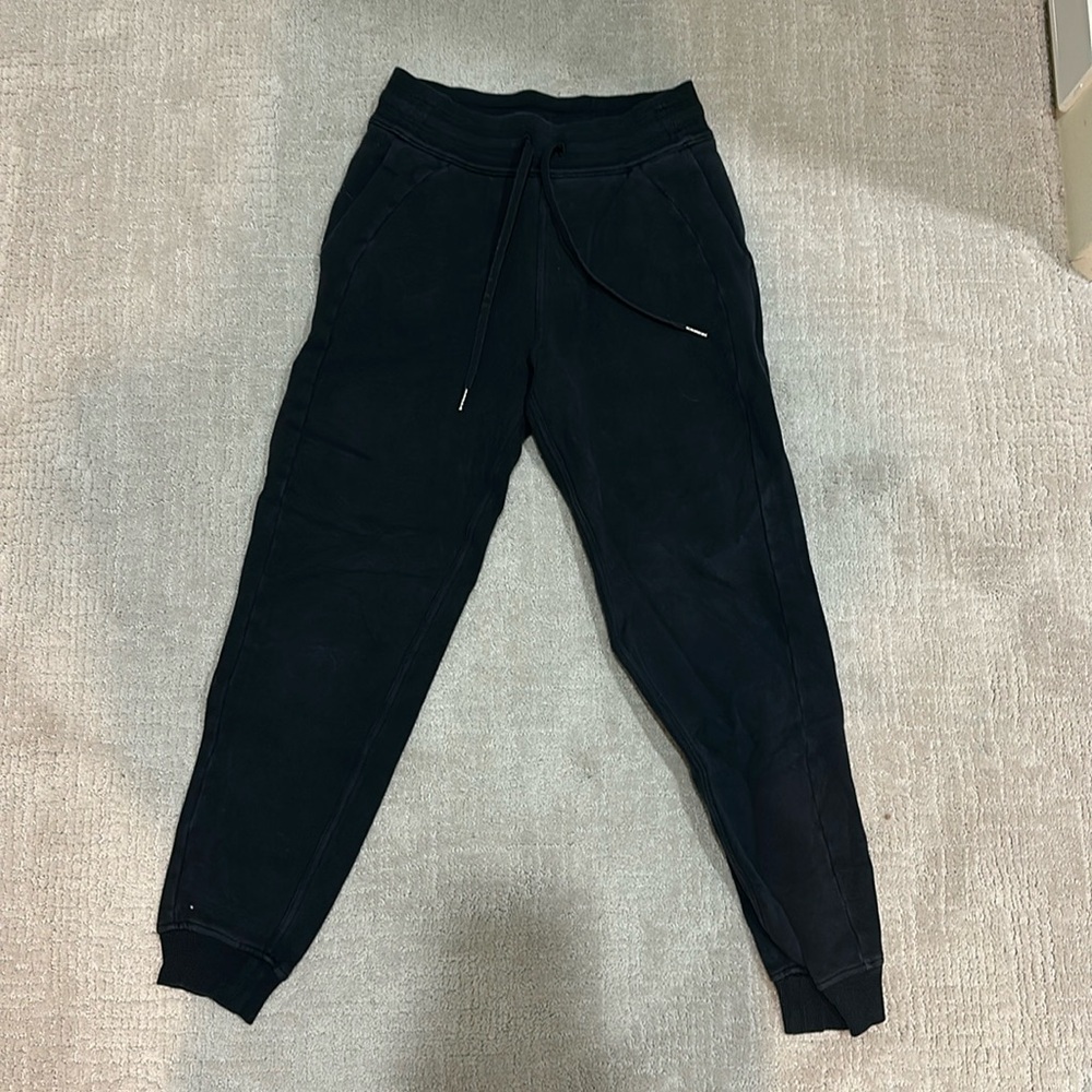Black Lululemon sweatpants
